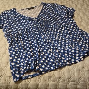 Lane Bryant Blue and White Short Sleeve Gathered Front Top